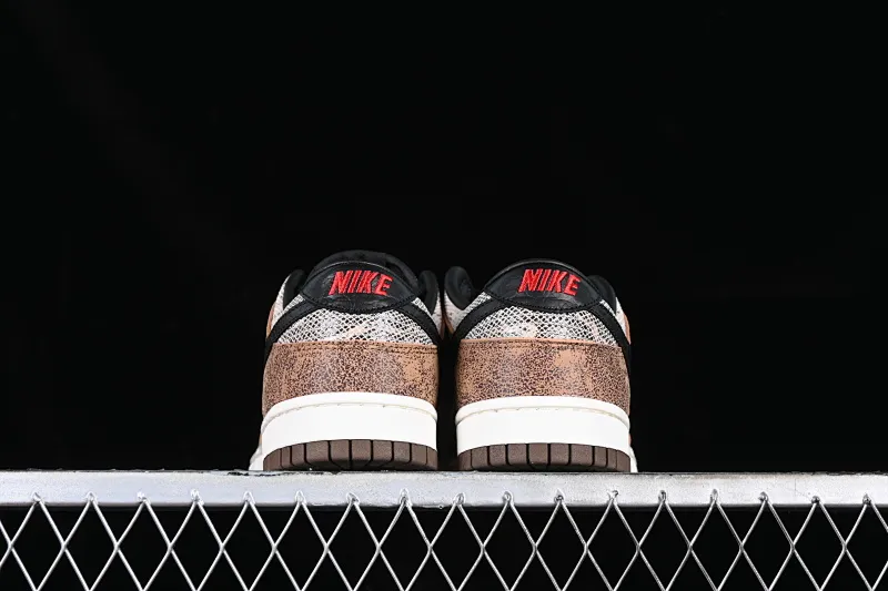 All categories Nk SB Dunk series Nk SB Dunk Low low-top sneakers Nk Dunk Low limited edition snake pattern mocha SB low-top casual skateboard shoes FJ5434-120